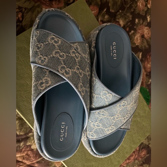Gucci Platform slides! - Picture 3 of 6